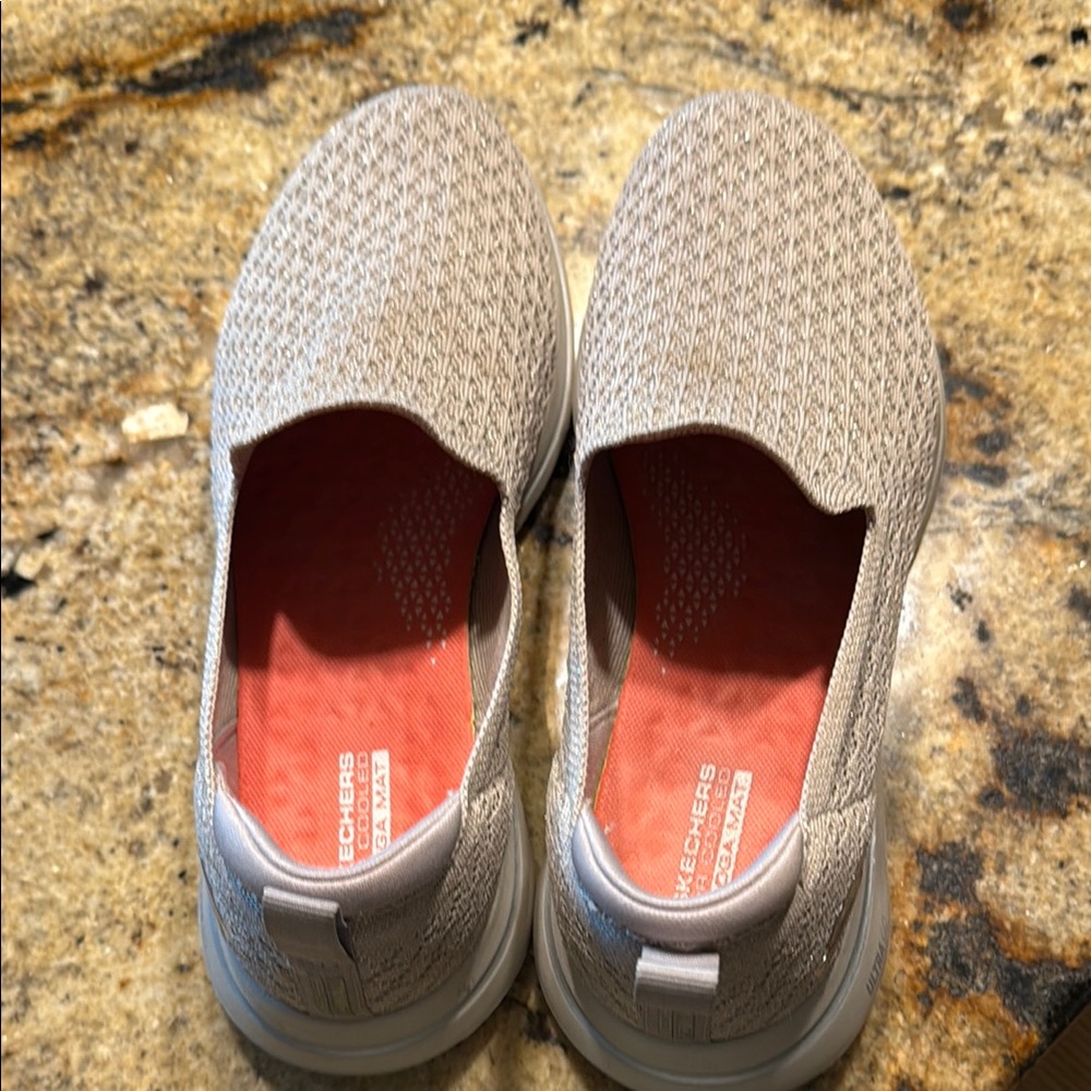 Skechers Light Gray Knit Slip-Ons
